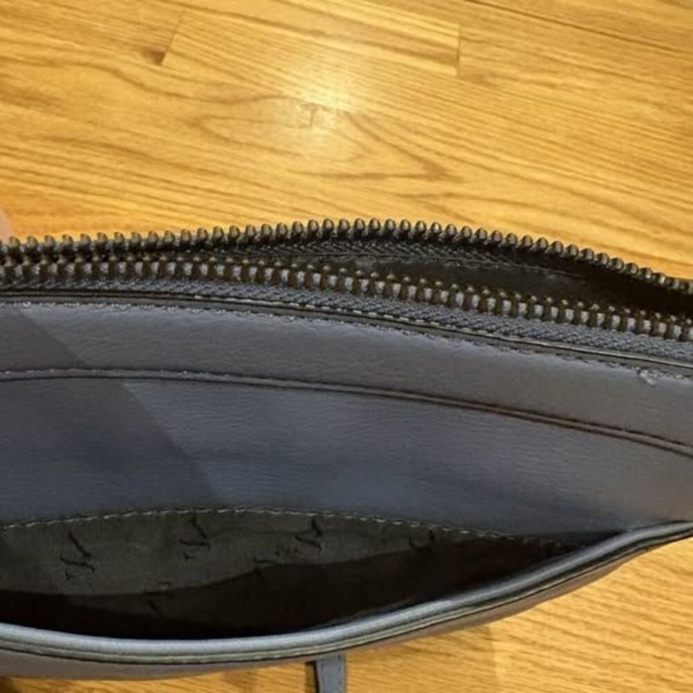 Simply Vera Vera Wang Purse Bag Blue Faux Leather Crossbody Adjustable Strap EUC - Picture 10 of 10